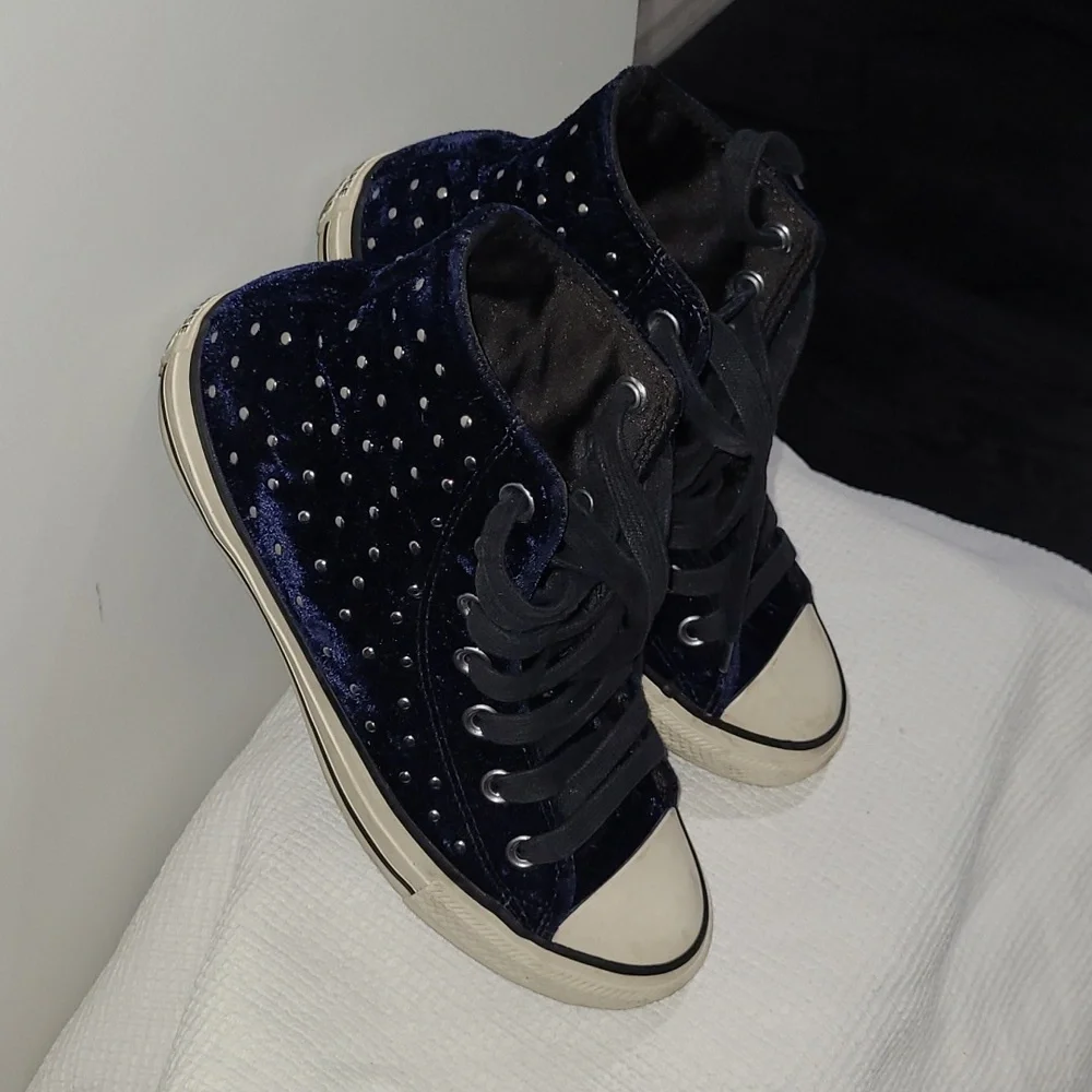 CONVERSE Velvet Size 7 Navy High-Top Sneakers with Studs - Picture 12 of 15